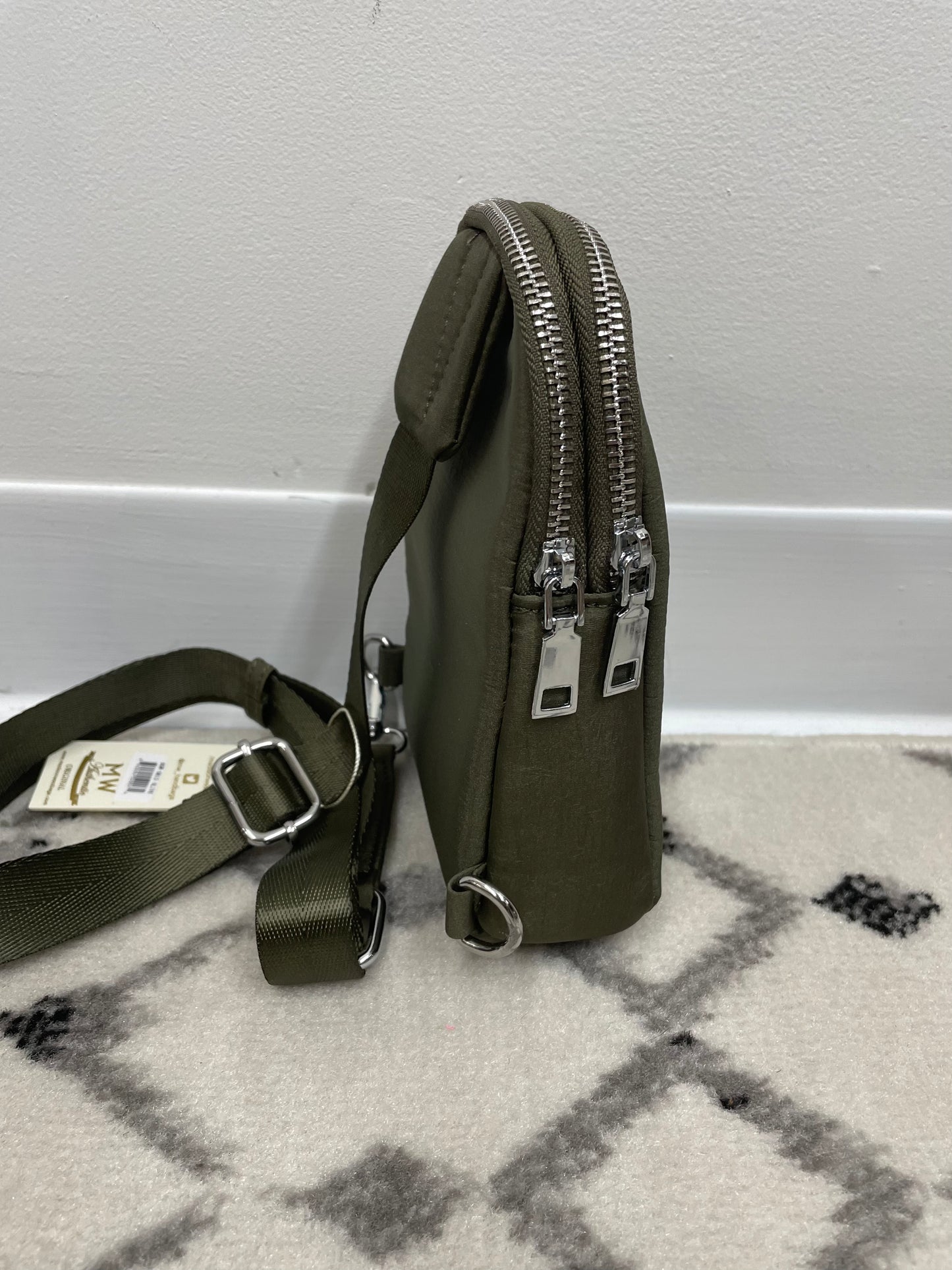 The Nyxx Sling
