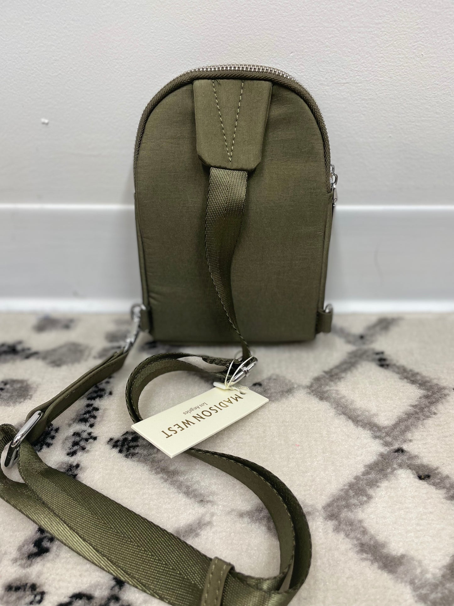 The Nyxx Sling