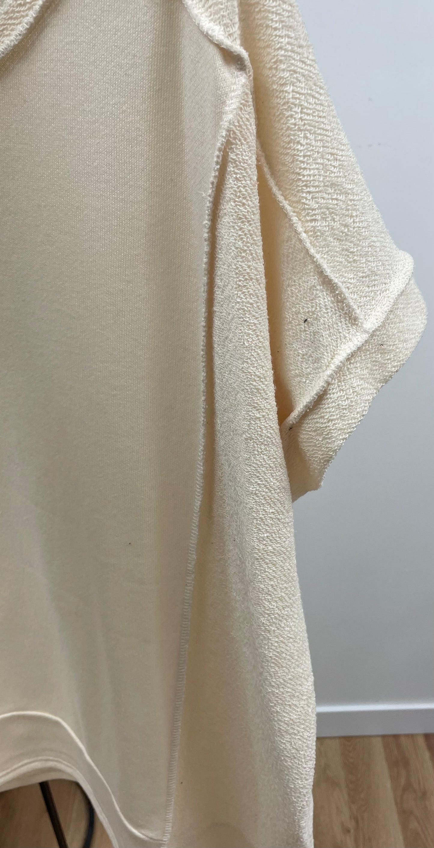 The Ray Cream Curvy Top