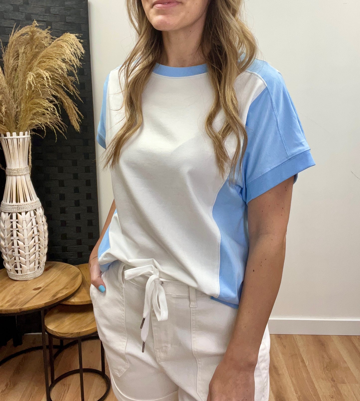 The Himition Basic Color Block Top