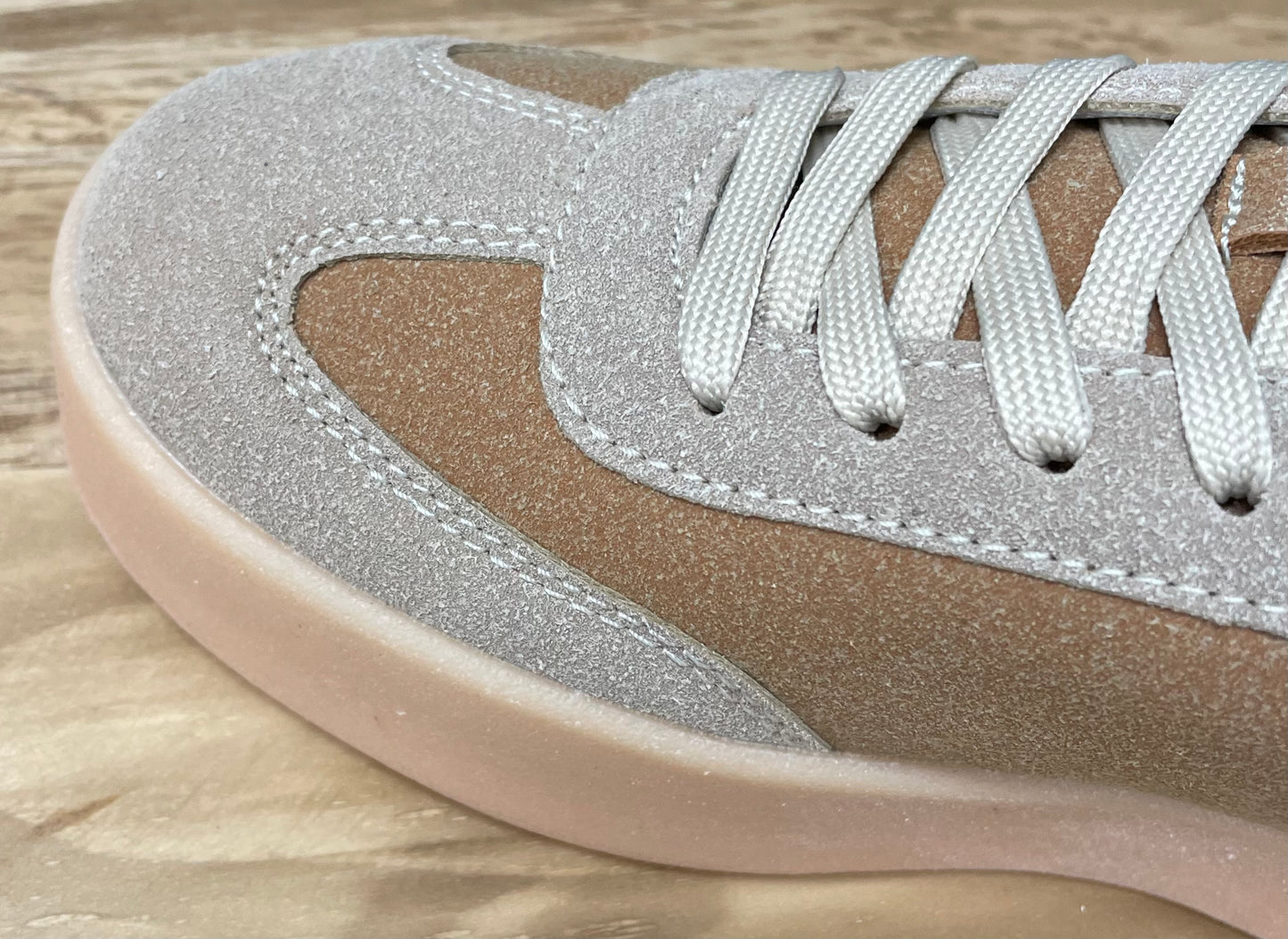 The Amberlynn Casual Sneakers