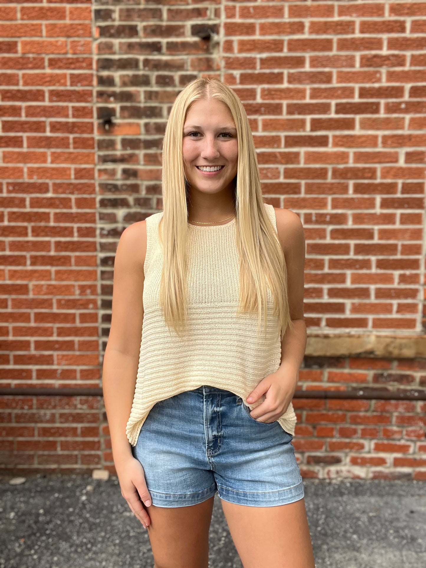 The Pheby Scoop Neck Swing Sweater Tank