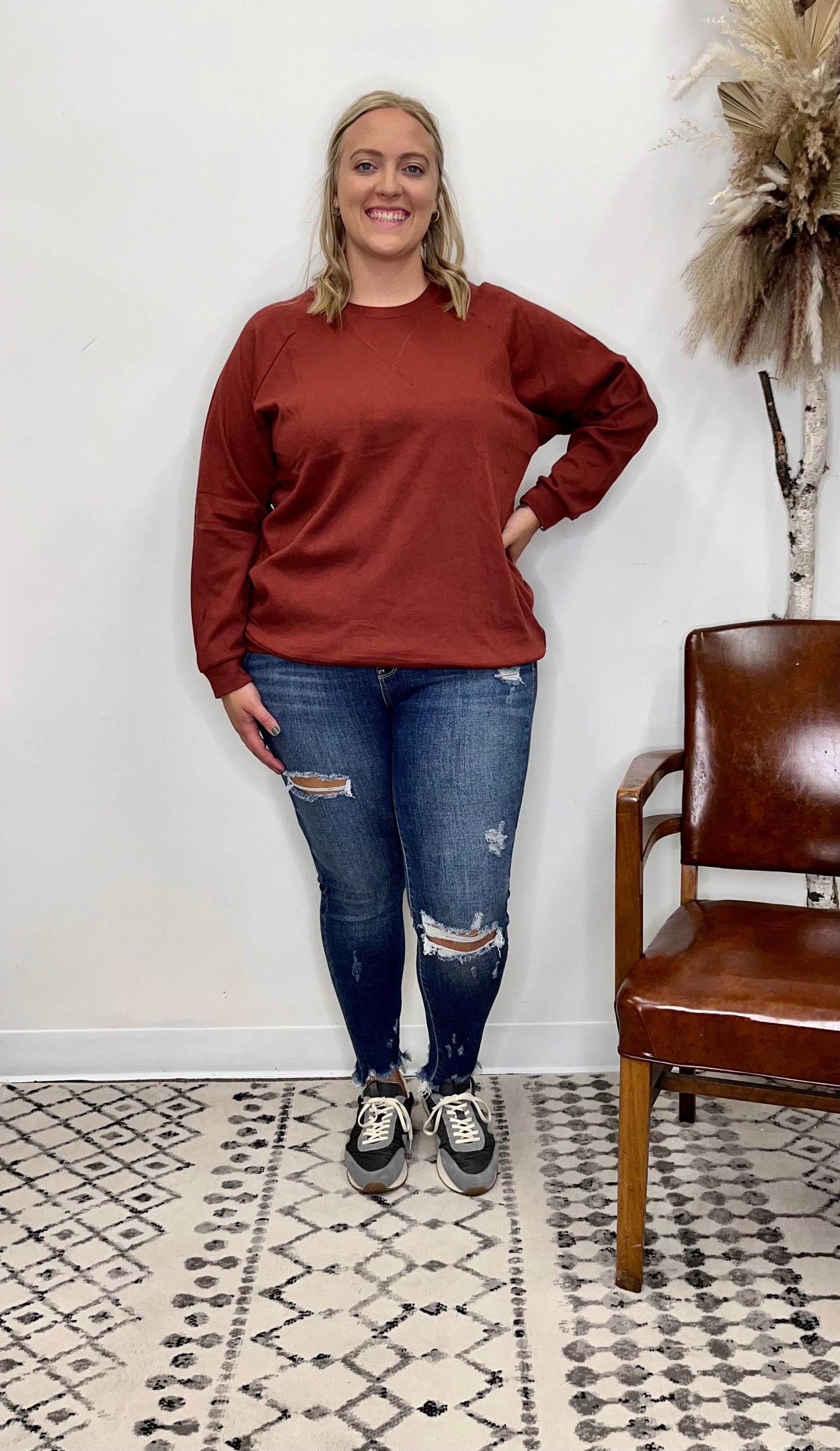 The Tamara Curvy Basic Sweatshirt