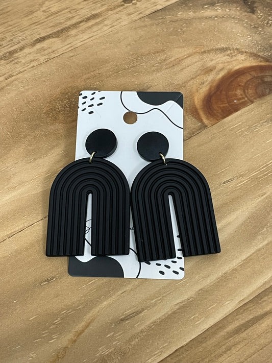 The Simple Black Earrings