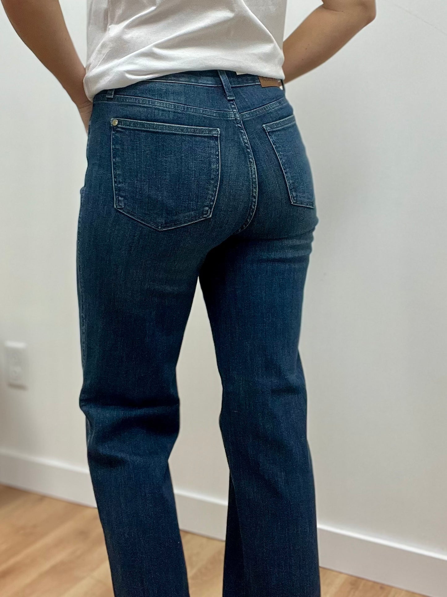 The Maralow Dark Wash Classic Straight Leg Jeans