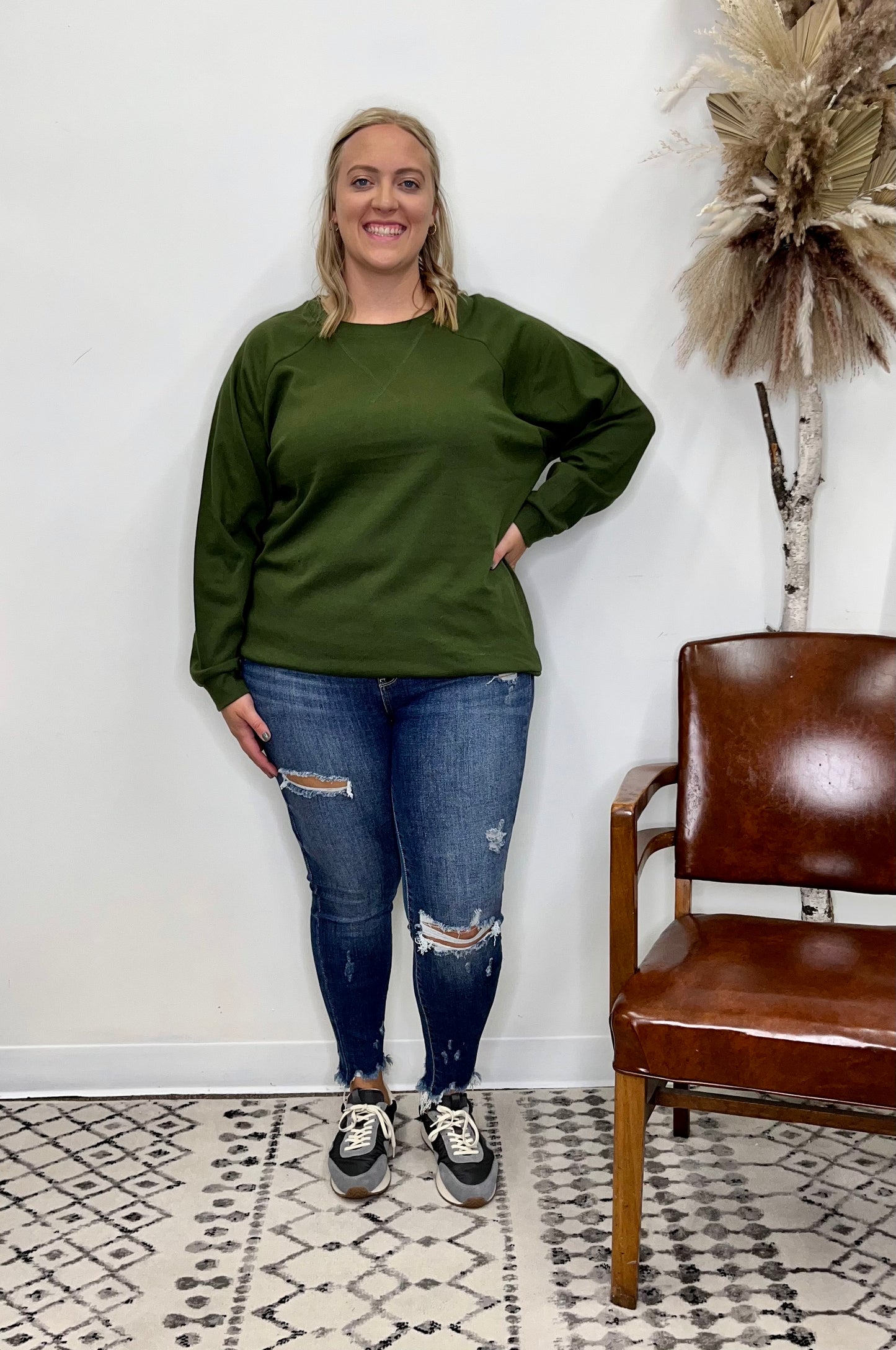 The Tamara Curvy Basic Sweatshirt