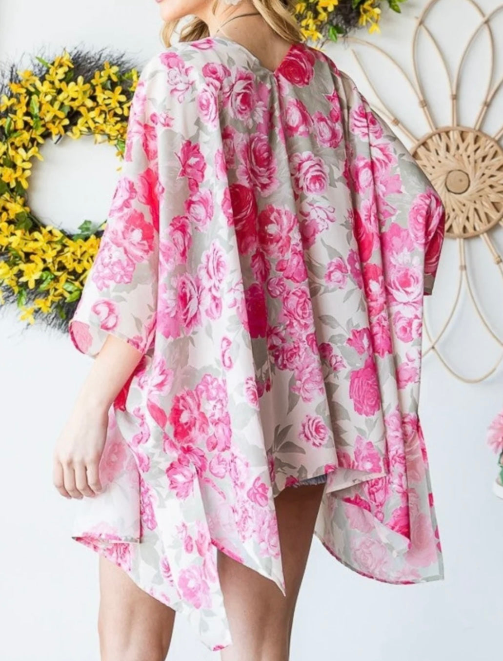 The Jaylenn Curvy Floral Kimono