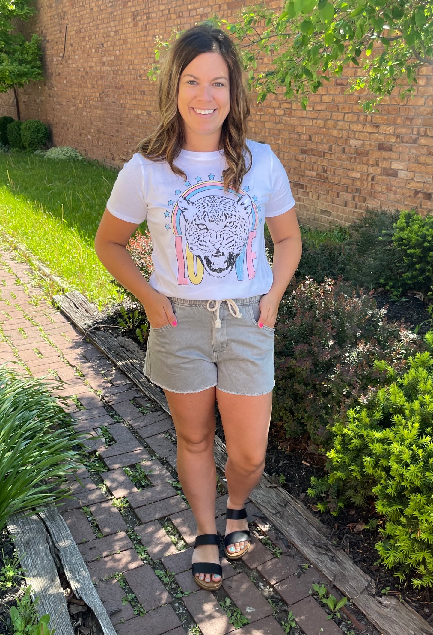 The Jonda Graphic Tee