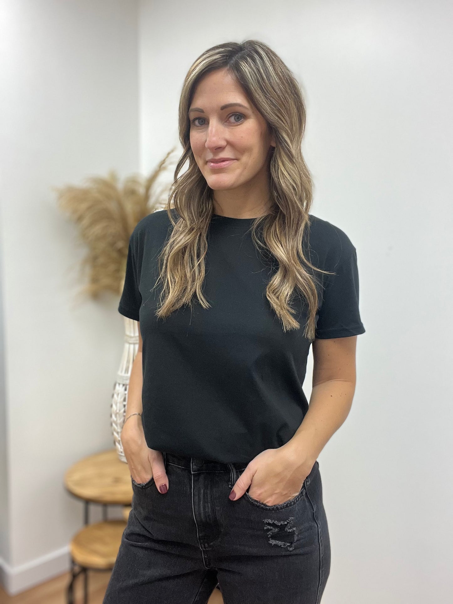 The Trace Round Neck Simple Short Sleeve