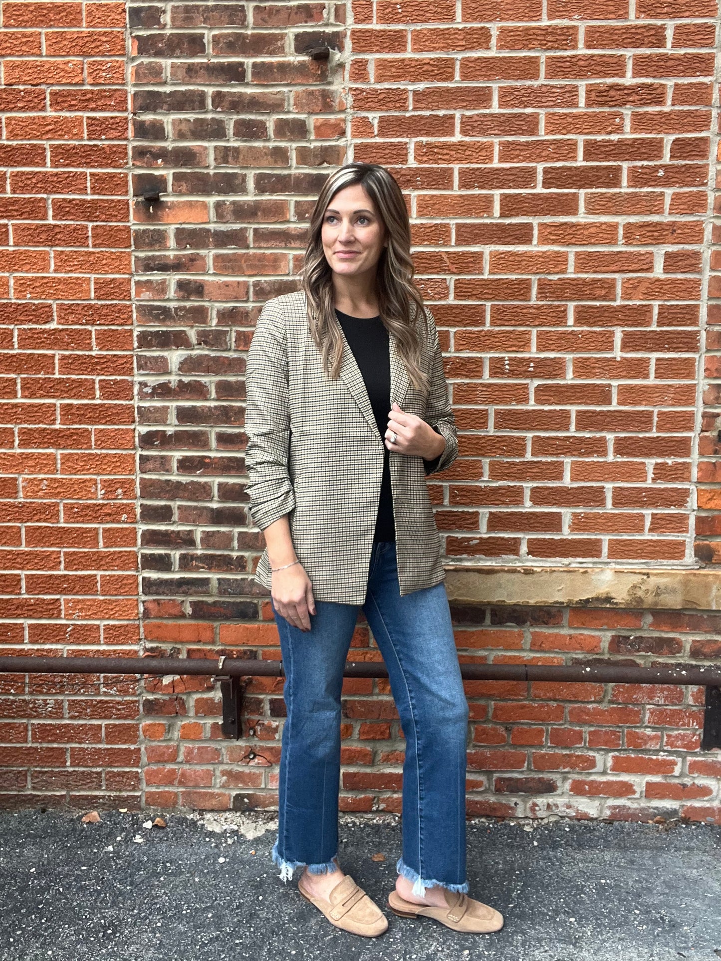 The Zola Plaid 3/4 Ruched Collared Blazer