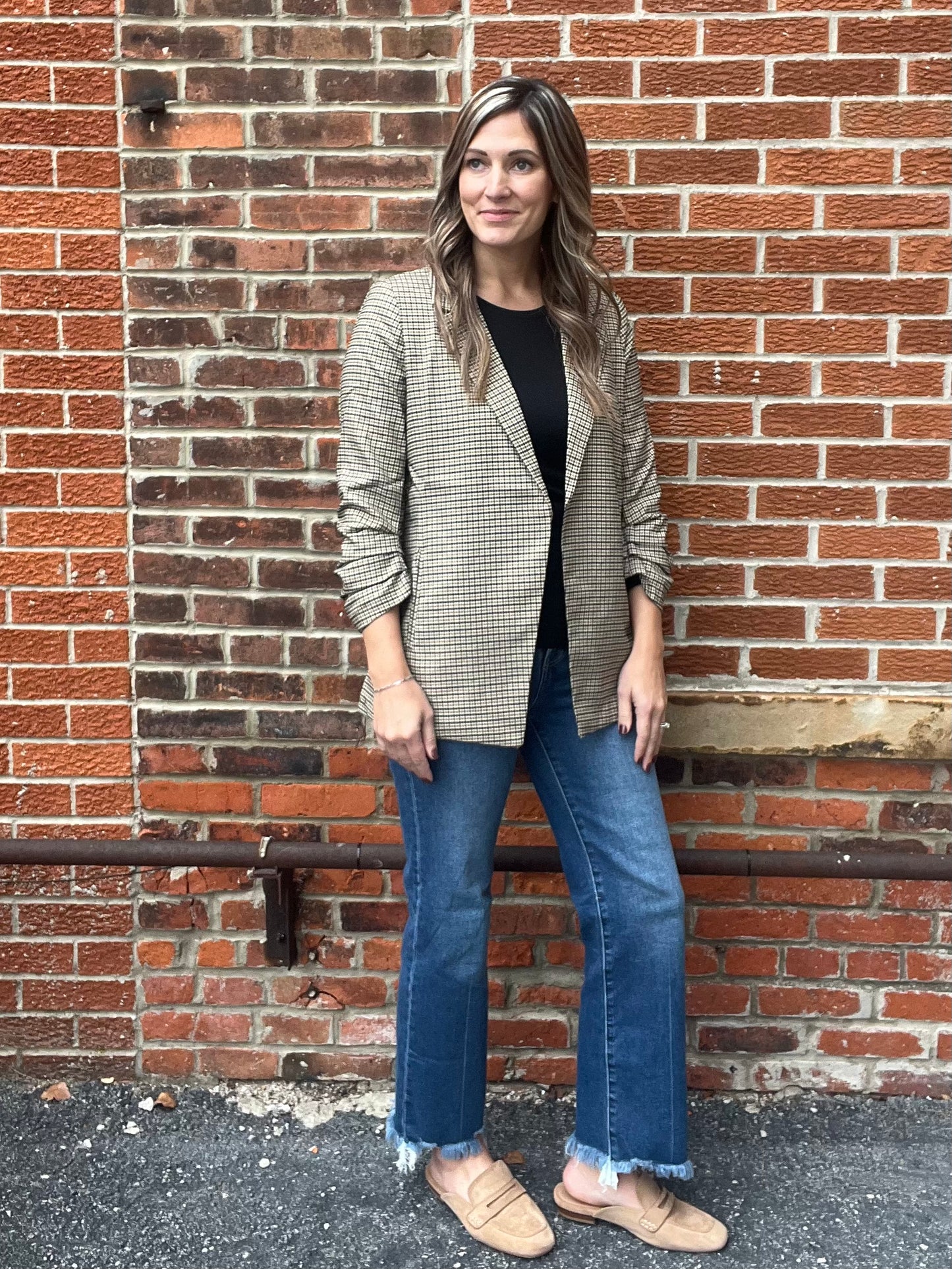 The Zola Plaid 3/4 Ruched Collared Blazer