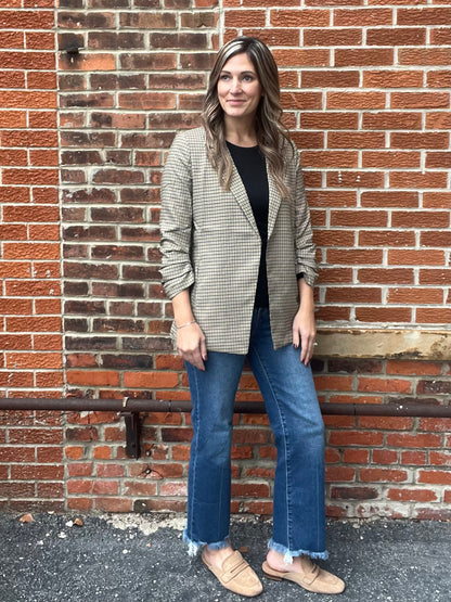The Zola Plaid 3/4 Ruched Collared Blazer