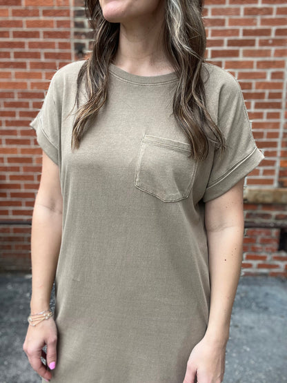 The Elara Relaxed Pocketed Dress
