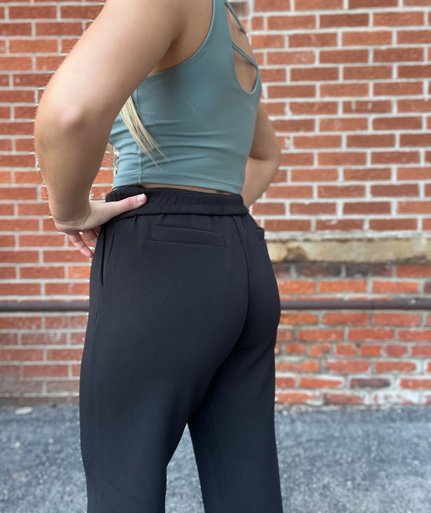The Harlem Pull on Scuba Black Joggers