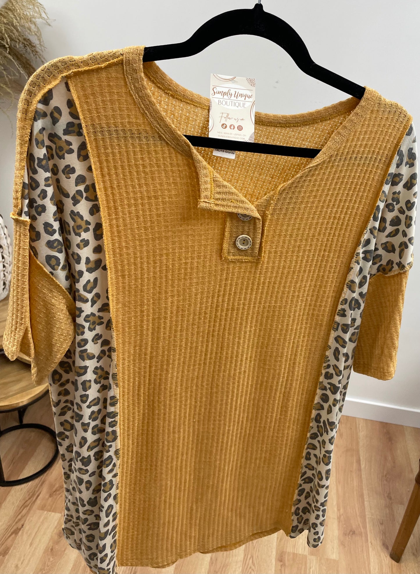The Nessa Mustard Curvy Top