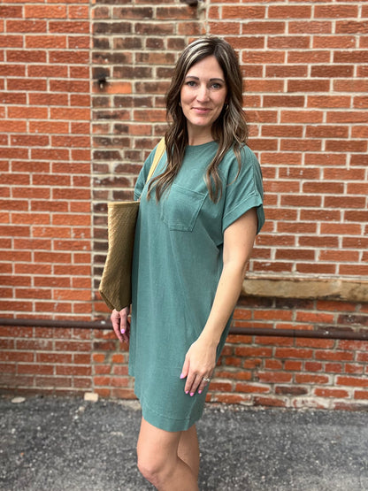 The Elara Relaxed Pocketed Dress