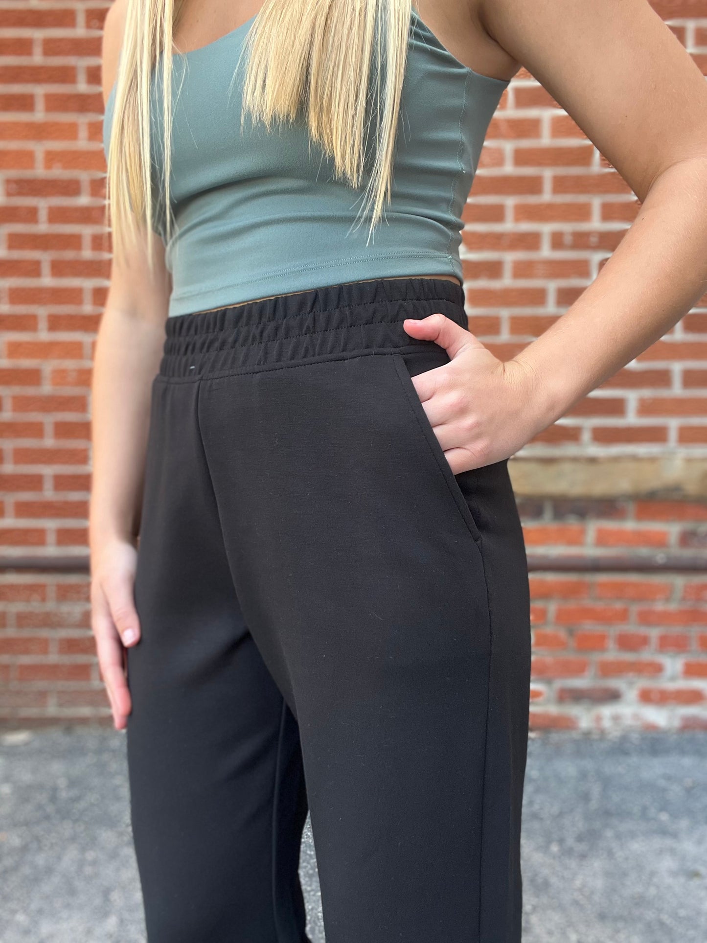 The Harlem Pull on Scuba Black Joggers