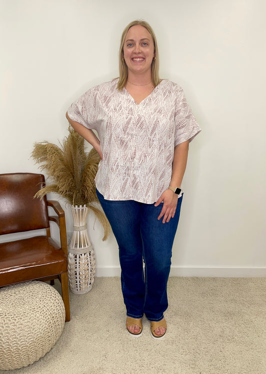The Kara Summer Curvy Blouse