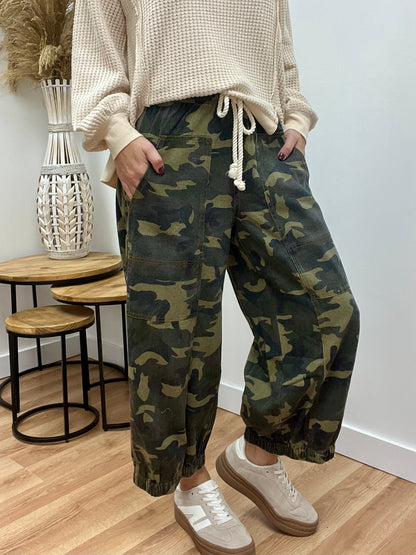The Rayen Camo Pull on Pants