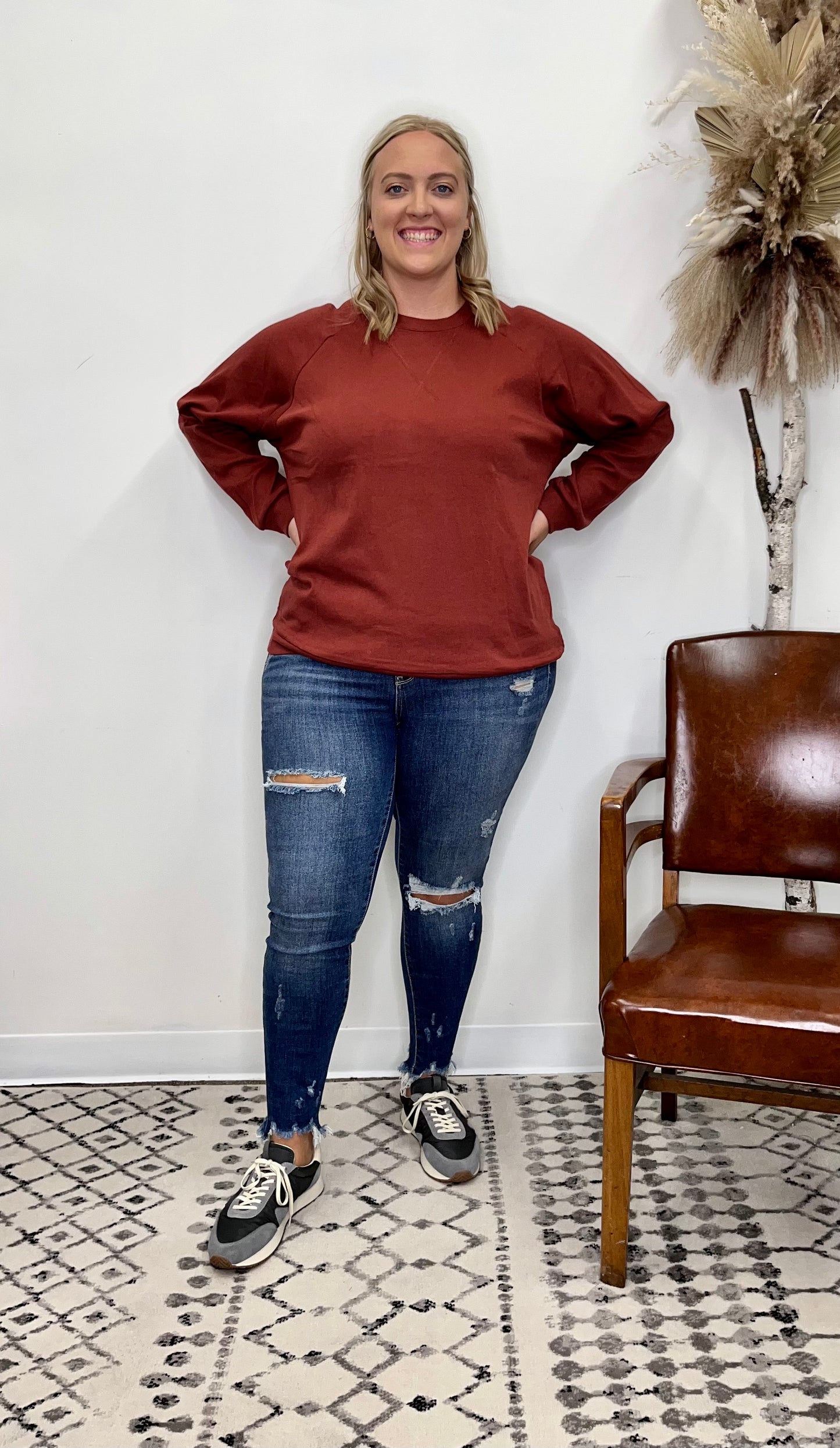 The Tamara Curvy Basic Sweatshirt