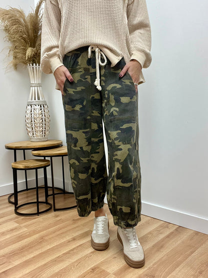The Rayen Camo Pull on Pants